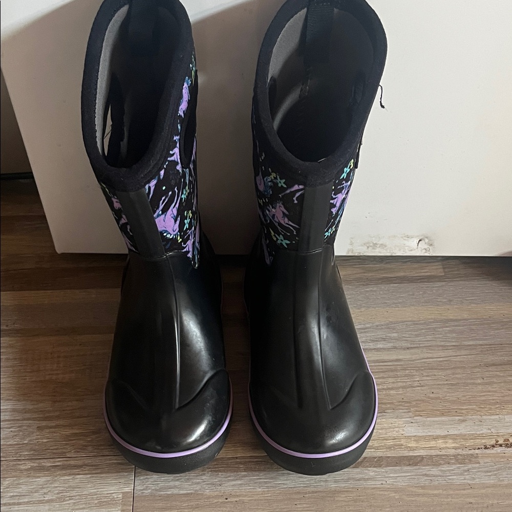 Bogs Black and Purple Winter Boots